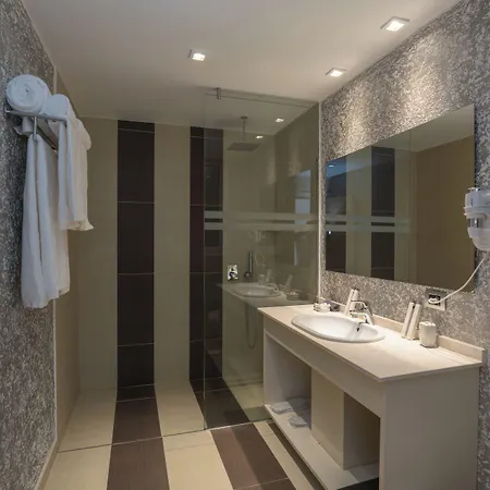 Hotel Nemesis 3*